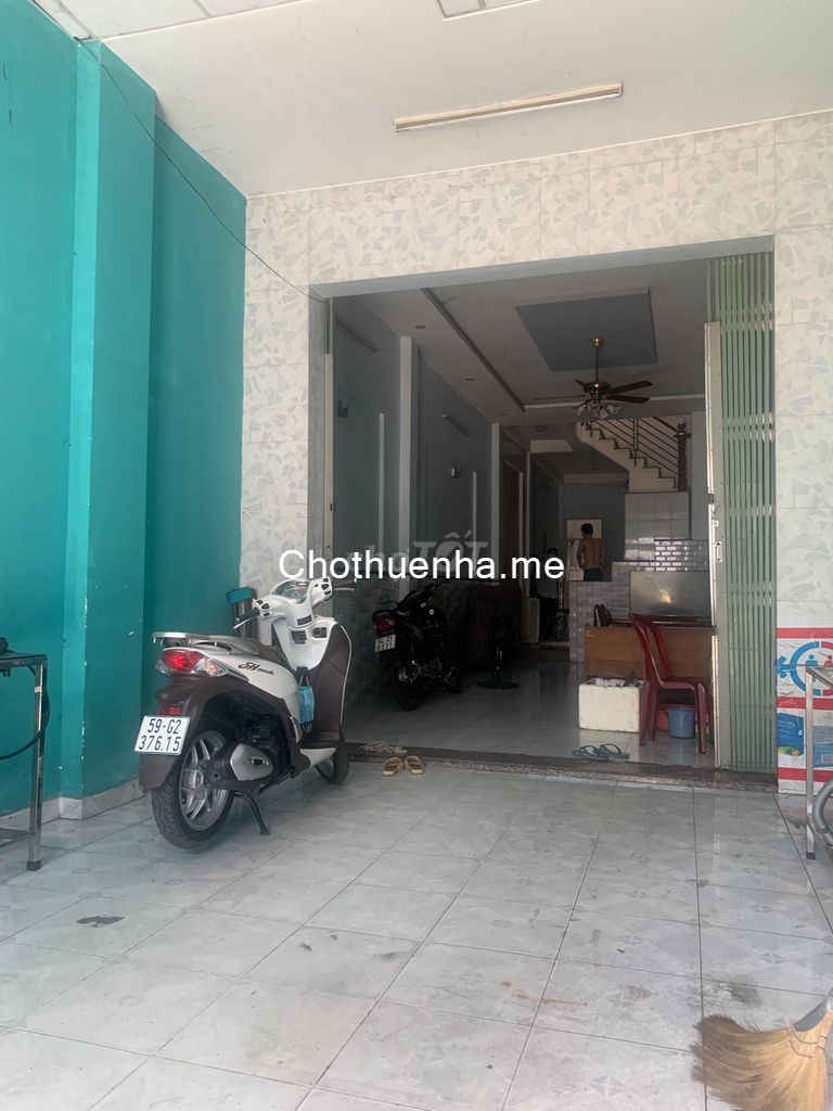 Có nhà nguyên căn rộng 96m2, đúc kiên cố, giá 16 triệu/tháng, mt 266 Bình Long, Tân Phú