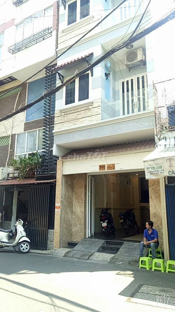Trống nhà Cô Bắc, Phú Nhuận cần cho thuê dtsd 64m2, giá 23 triệu/tháng, bao rộng