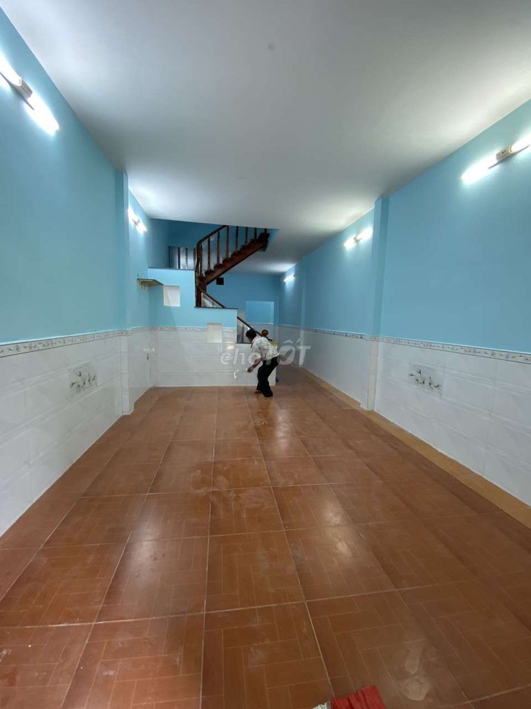 Trống nhà hẻm 16/28 Nguyễn Hữu Dật, Tân Phú, cần cho thuê giá 11 triệu/tháng, dt 80m2
