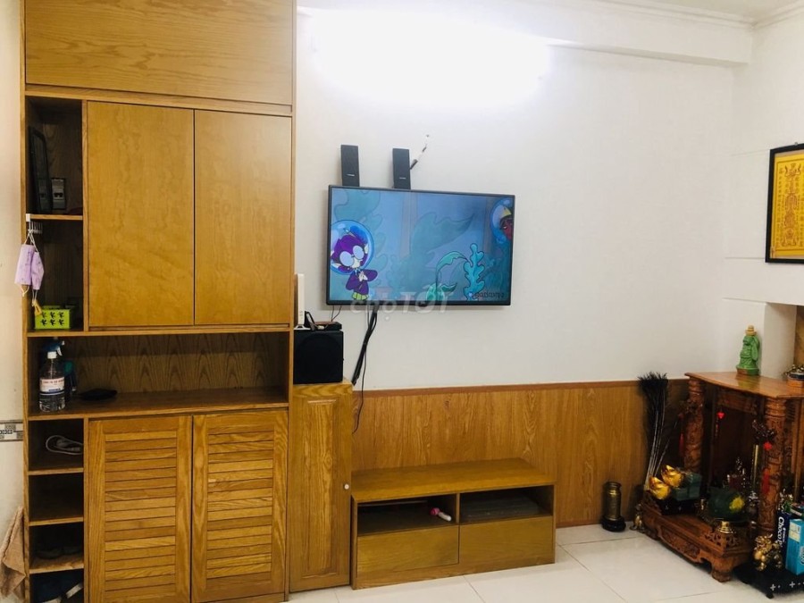 Nhà cho thuê MT Hoa Lan 4.5x16m trệt lửng 3 lầu nhà đẹp mới sửa sơn trắng giá chỉ 23 triệu/tháng