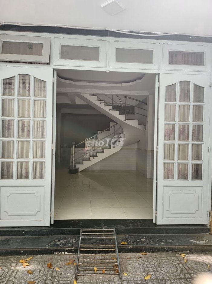 Đường Chế Lan Viên, Tân Phú, chủ cẩn cho thuê nhà rộng 80m2, giá 10 triệu/tháng