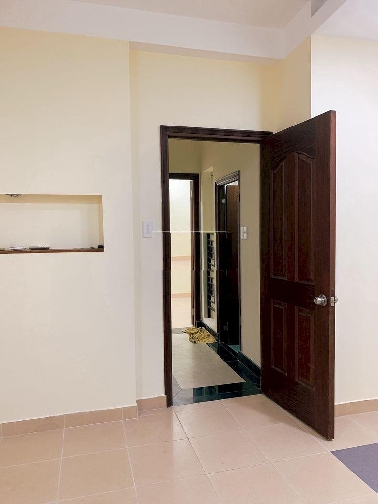 Nhà đúc nguyên căn Nguyễn Cửu Vân Cách Hẻm Xe Tải 3 căn 2 lầu 3 PN giá thuê 12 triệu/ tháng