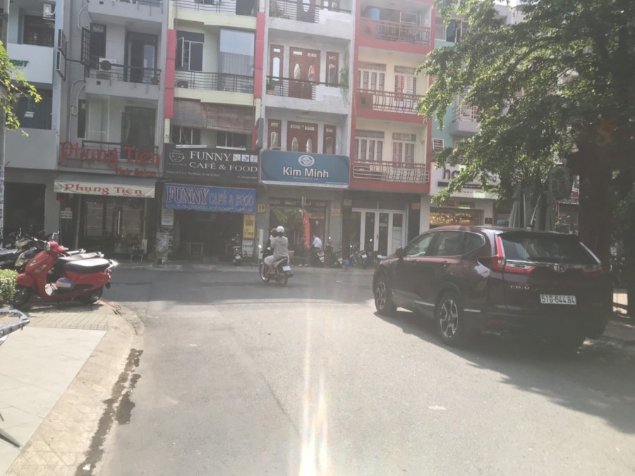 Cho thuê nguyên căn mặt tiền đường Lê Văn Sỹ, Quận Phú Nhuận giá tốt