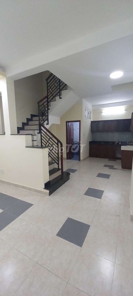 Có nhà hẻm Nguyễn Cửu Vân, Bình Thạnh cần cho thuê giá 12 triệu/tháng, dtsd 40m2