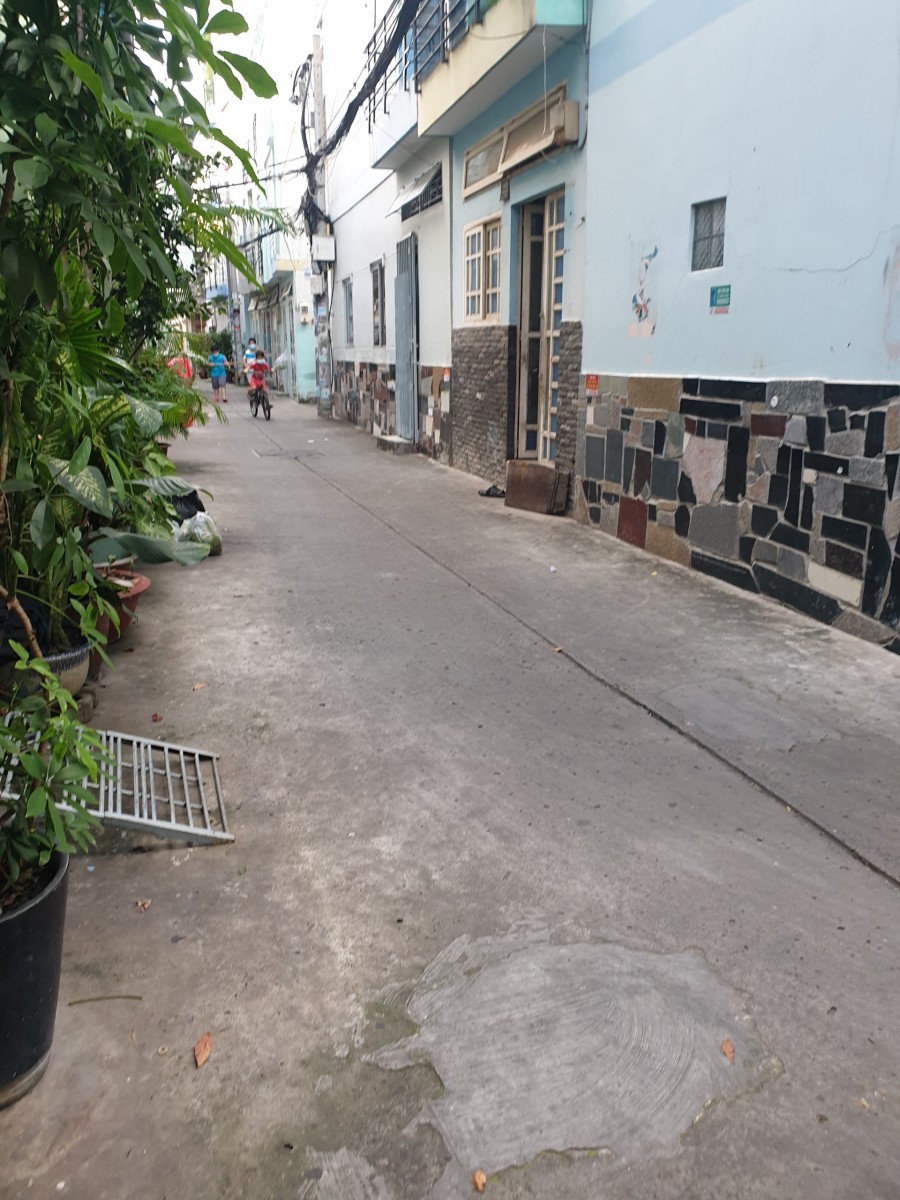 Cho thuê nhà hẻm thông ba gác, gần chợ, Đỗ Tấn Phong, Quận Phú Nhuận giá 8 triệu
