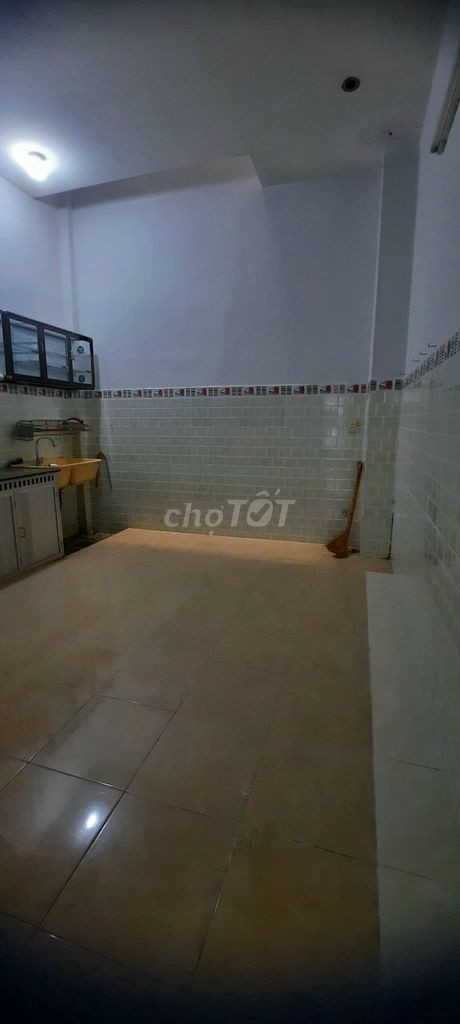 Có nhà hẻm Quang Trung, gần công viên cần cho thuê giá 7 triệu/tháng, dt 80m2