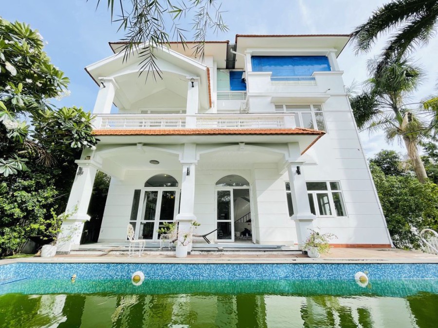 Cho thuê Villa 27x20m Sân vườn, hồ bơi, 1 trệt 2 lầu 5 phòng Nguyễn Văn Hưởng