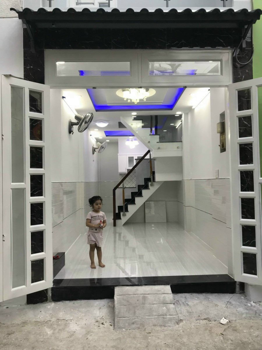 Nhà mới nhỏ xinh sát mặt tiền P9 Gò Vấp hẻm 5m thông giá cho thuê 7.5 triệu/tháng