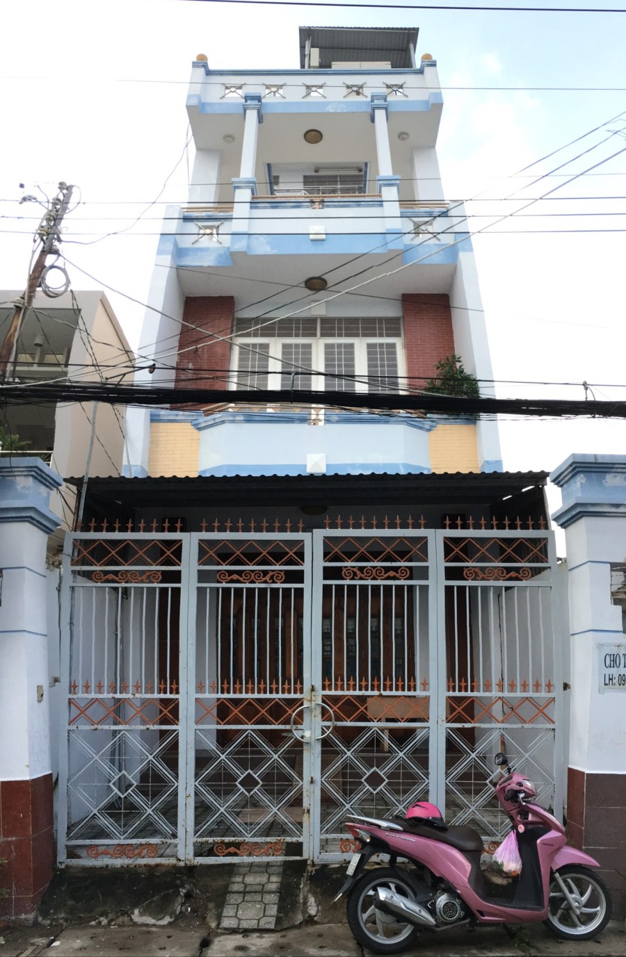 Cho thuê nhà nguyên căn giá rẻ gần Đại lộ Đồng Khởi, 9tr/tháng (có hình).