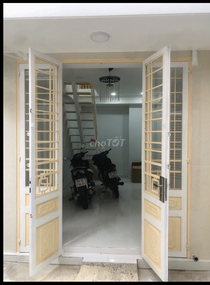 Cho thuê nhà mới sửa 1 trệt 1 lầu có máy lạnh tại Lê Văn Duyệt Q BThạnh giá 6,5tr/th