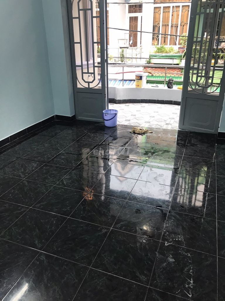 Vừa sơn sửa lại cần cho thuê nhà 42m2, 2 tầng Nguyễn Văn Quá, Quận 12, giá 6.5 triệu/tháng