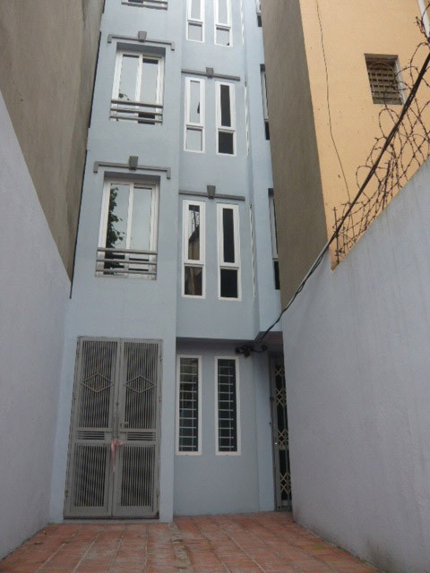 Cho thuê nhà 5 tầng, có sân thoáng mát để xe máy 25b/ngách 106 Ngõ Gốc Đề Phố Minh Khai Hà nội .