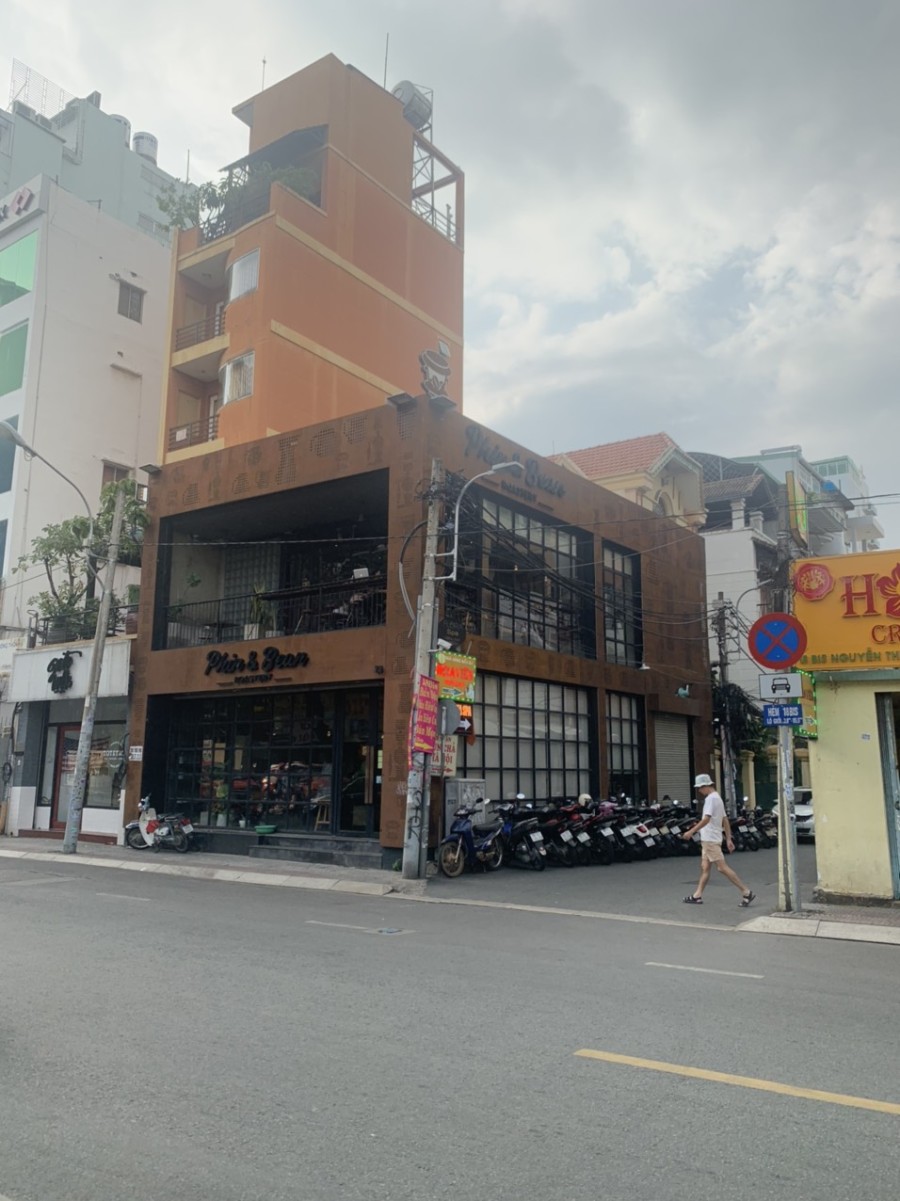 Góc 2 MT làm cafe Nguyễn Thị Minh Khai,Q1 8x15m GIÁ RẺ CHỈ 90tr TL