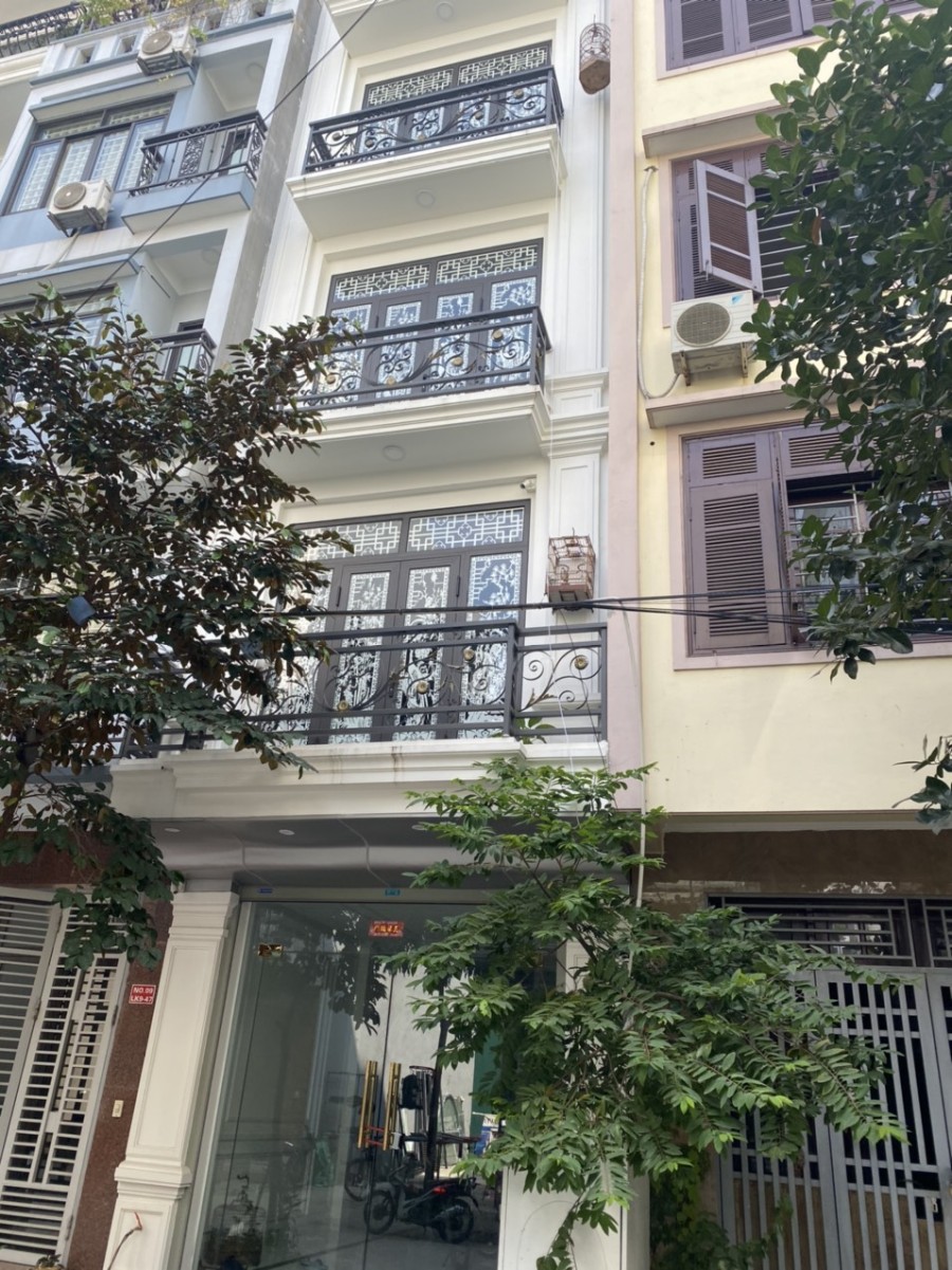 Cho thuê nhà riêng phố Mạc Thái Tổ , Quận Cầu Giấy diện tích 50m2 x5 tầng, 20tr/th. Ô Tô tránh