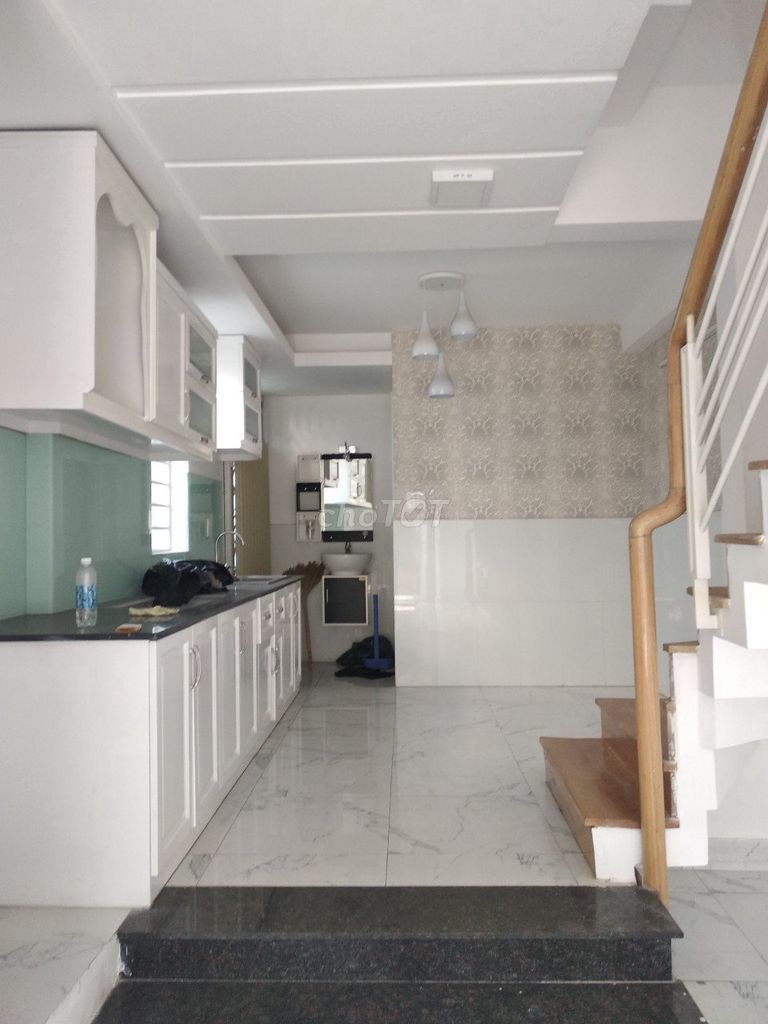 Trống nhà Lê Trọng Tấn, Quận Tân Phú càn cho thuê giá 12 triệu/tháng, dtsd 48m2