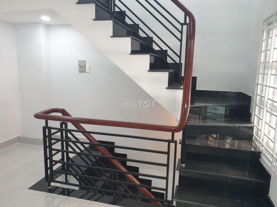 Chính chủ cho thuê nhà 32m2, 3 tầng đúc, đường Nguyễn Đình Chiểu, Phú Nhuận, giá 10 triệu/tháng