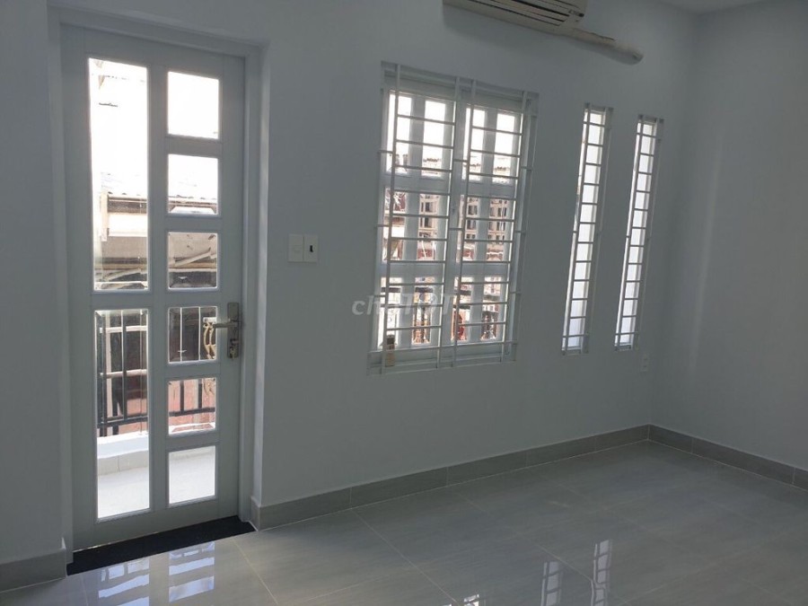 Chính chủ cho thuê nhà 32m2, 3 tầng đúc, đường Nguyễn Đình Chiểu, Phú Nhuận, giá 10 triệu/tháng