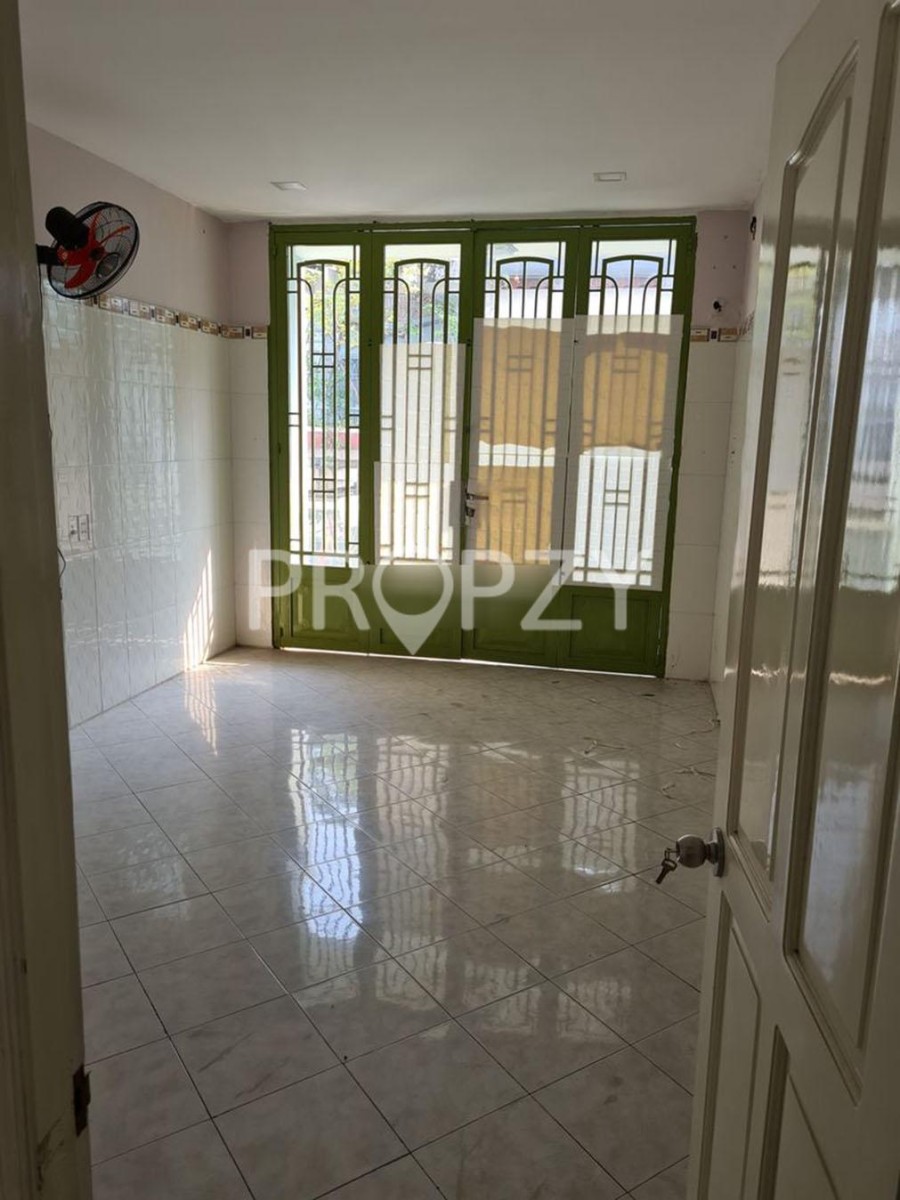 Nhà hẻm xe hơi Lạc Long Quân, trệt lửng 2 lầu 3pn 2wc, diện tích 110m2, giá 10.5 triệu