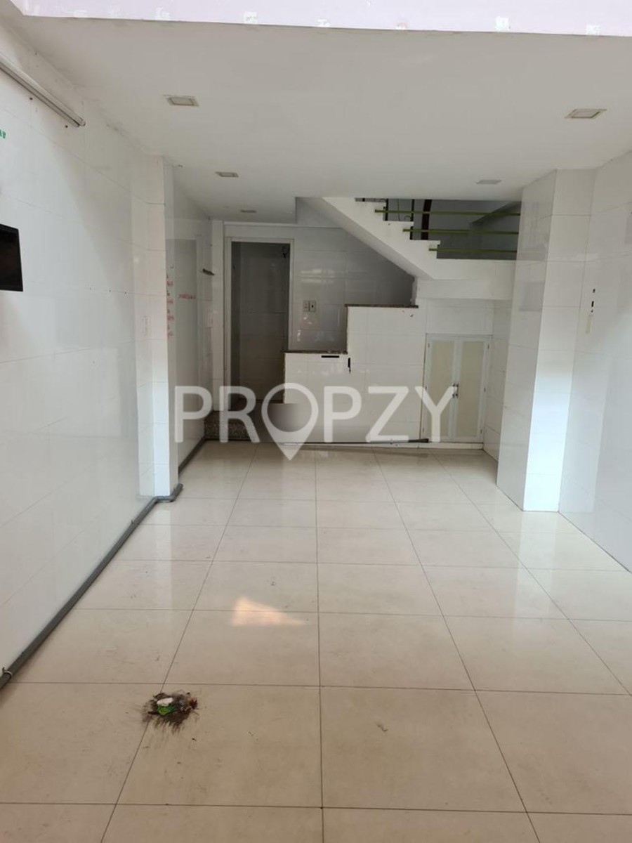 Nhà hẻm xe hơi Lạc Long Quân, trệt lửng 2 lầu 3pn 2wc, diện tích 110m2, giá 10.5 triệu