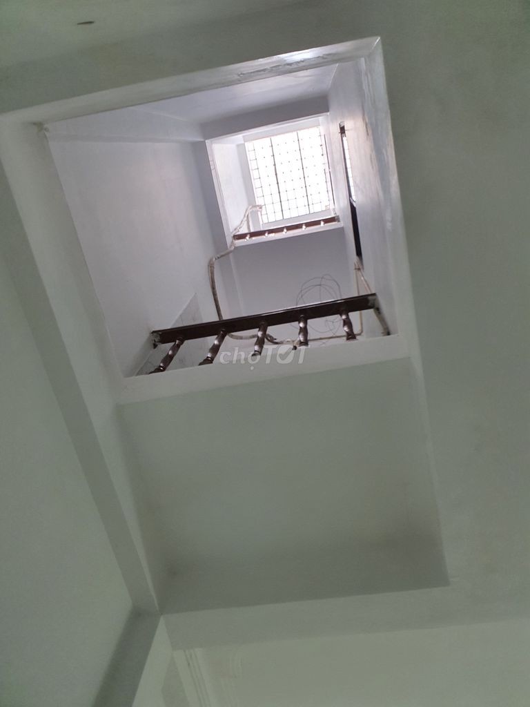 Nhà 1 trệt, 2 lầu, sân thượng chủ cần cho thuê giá 25 triệu/tháng, dtsd 76m2, đường Ba Vân