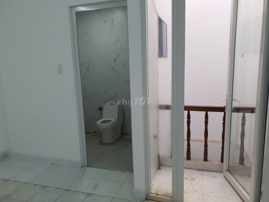 Nhà 1 trệt, 2 lầu, sân thượng chủ cần cho thuê giá 25 triệu/tháng, dtsd 76m2, đường Ba Vân