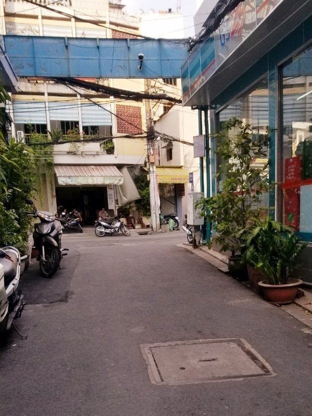 Cho thuê nhà HXT Huỳnh Văn Bánh Phú Nhuận, 3,2x16m trệt 1 lầu gác, cầu thang cuối nhà