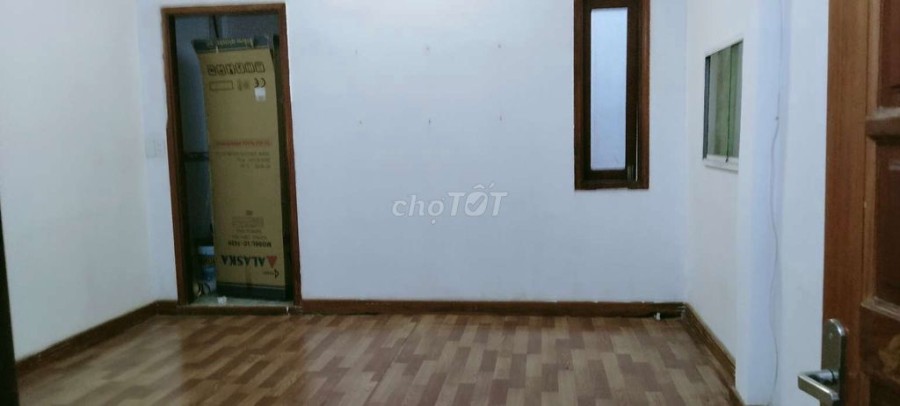 Nguyên căn khu dân cư đường lớn cần cho thuê giá 15 triệu/tháng, dtsd 80m2, lh 0935057181