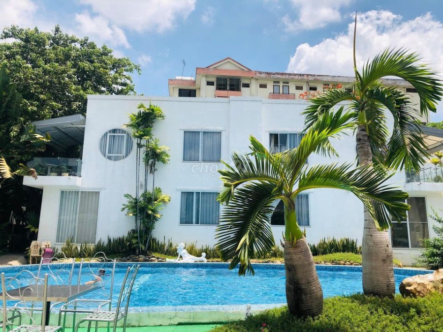 Villa Trần Não diện tích sử dụng 130m2, khu biệt lập có bảo vệ, giá 28 triệu/tháng