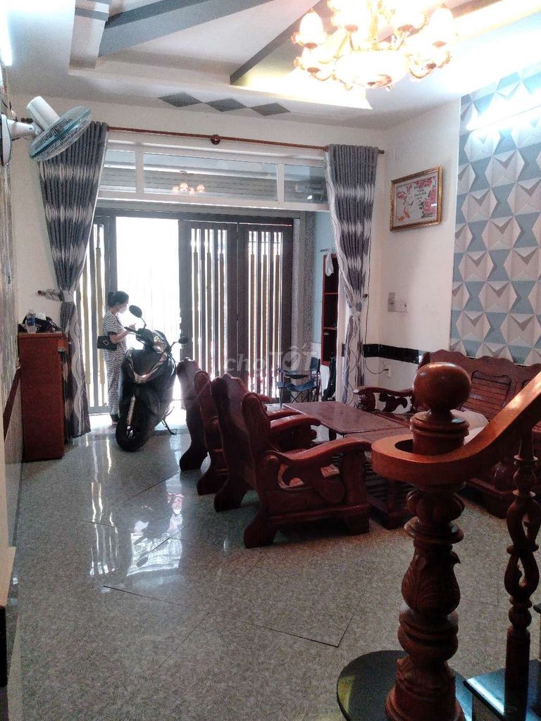 Trống nhà cần cho thuê nhà rộng 56m2, cho thuê giá 12 triệu/tháng, hẻm Phan Huy Ích, Quận Gò Vấp