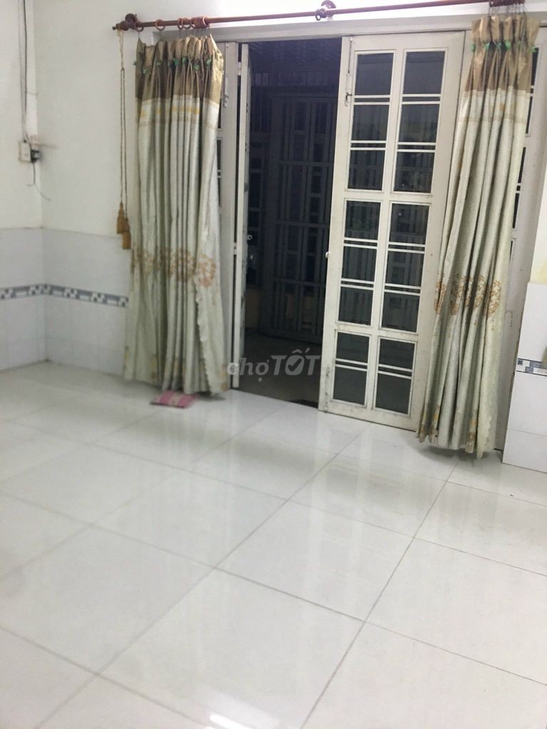 Có nhà trống diện tích 80m2, giá cho thuê 3 triệu/tháng, hẻm Lê Văn Khương, Quận 12