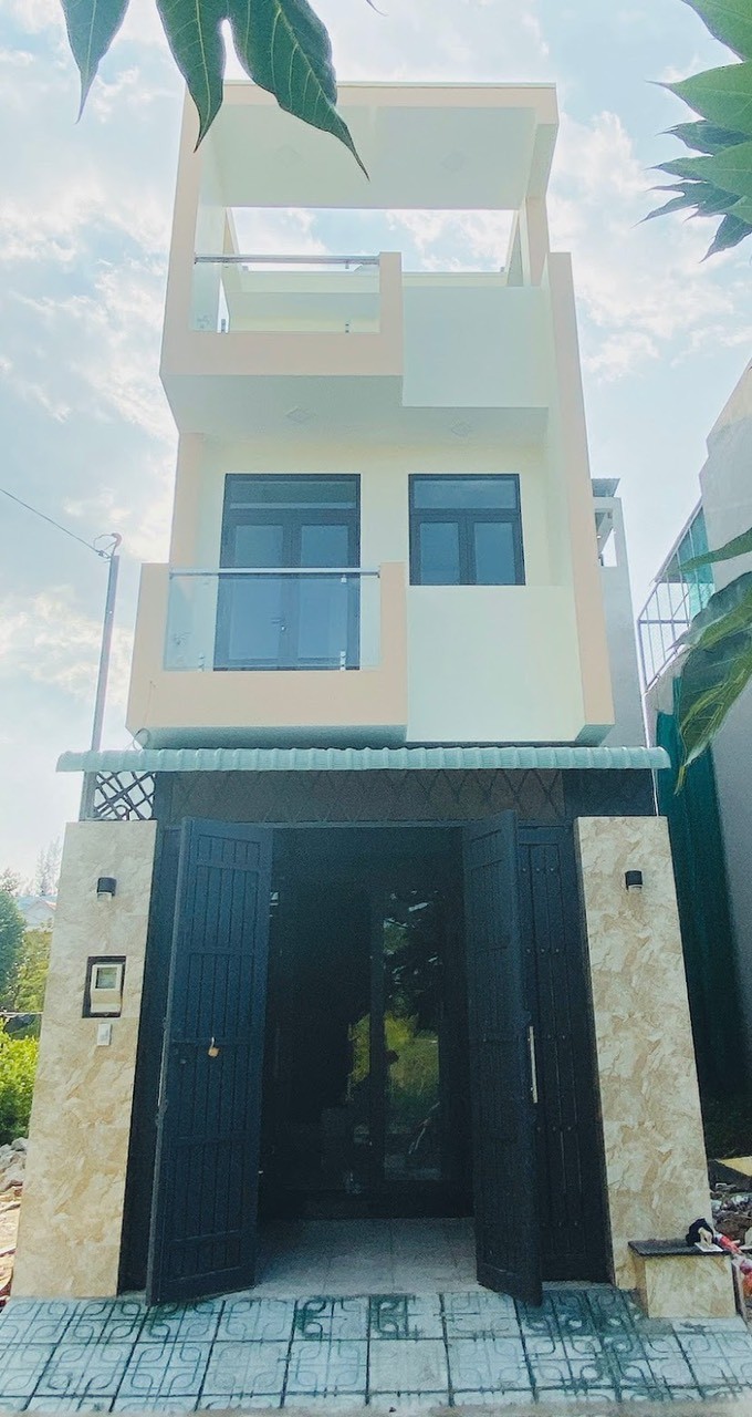 Cho thuê nhà NC mới xây 1 trệt 2 lầu 4x15 tại hẻm 1502 Nguyễn Duy Trinh Q9