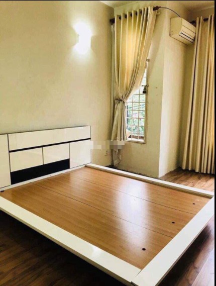 Nhà HXH full nội thất, Đường Lạc Long Quân, Trệt 2 Lầu ST, 4PN 3WC, DT 4x15m, Giá 15 Triệu