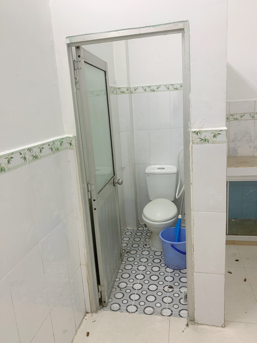 Nhà hẻm xe hơi Đường Nguyễn Tiểu La, trệt 3 lầu, 5pn 4wc, diện tích 3.2 x 12m, giá 15 triệu