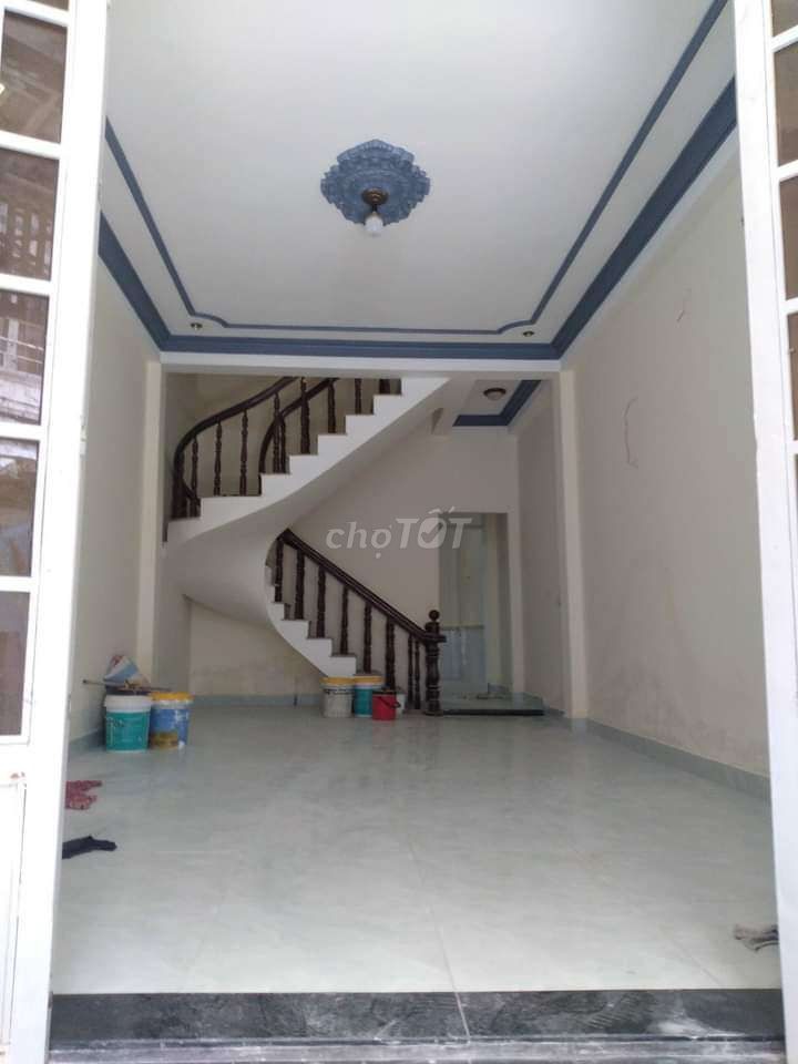 Cho thuê nhà chính chủ dtsd 68m2, 3 tầng đúc, giá 12 triệu/tháng, lh 0932151664