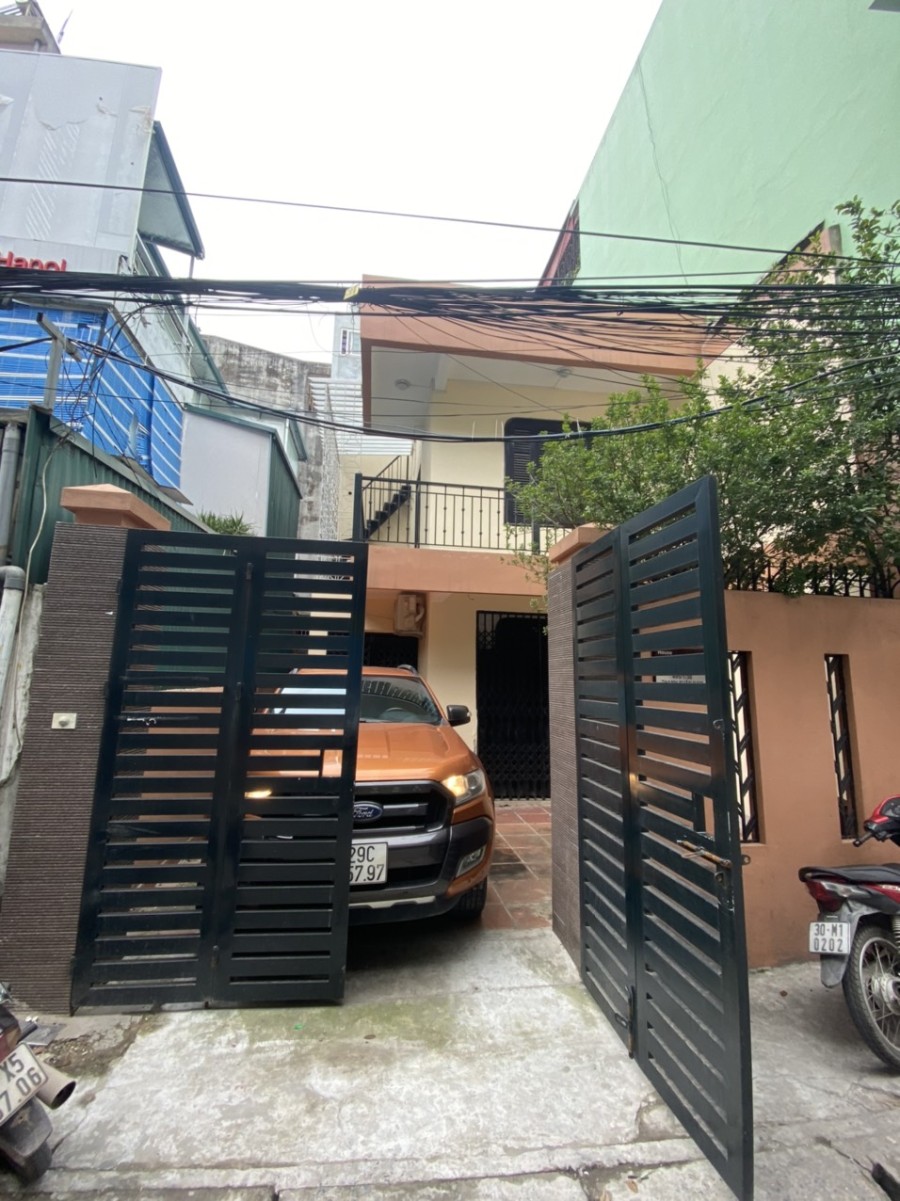 Cho thuê nhà riêng tại Nguyễn Xiển dt 100m giá 10 triệu/tháng, ngõ to ô tô tránh