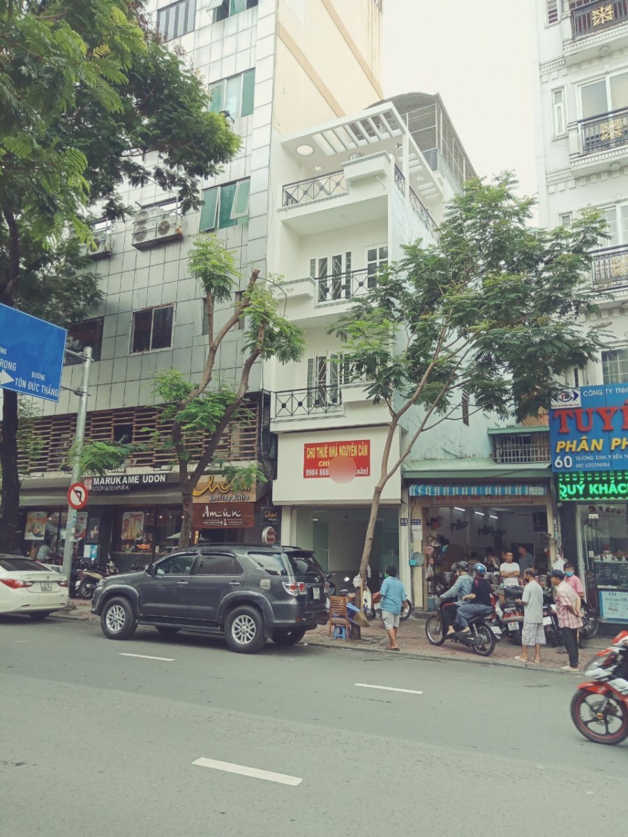 Cho thuê nhà nguyên căn mặt tiền Trương Định, Quận 1 4 tầng sàn suốt giá rẻ