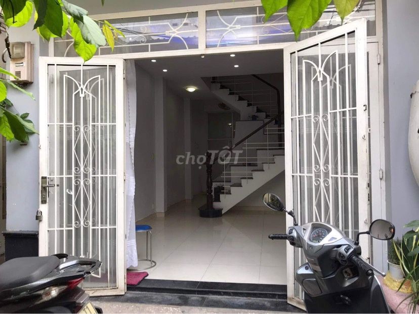 Nguyễn Thượng Hiền, Quận Bình Thạnh cần cho thuê nhà nguyên căn 3 tầng đúc, giá 17 triệu/tháng
