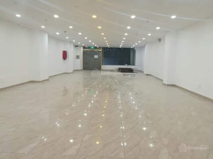 Cho thuê nhà nguyên căn quận 1 ngay đài truyền hình, 300m2, 6PN, 30tr/th. LH 0932642226
