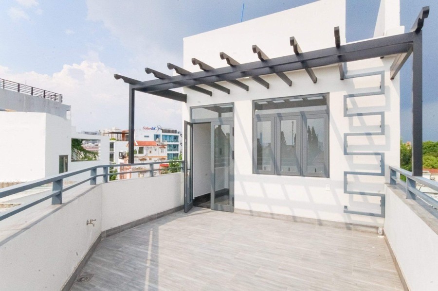 Cho thuê nhà mới xây 100% Nguyễn Duy Trinh, Quận 2 (5,5x25m, trệt, 3 lầu sân thượng)