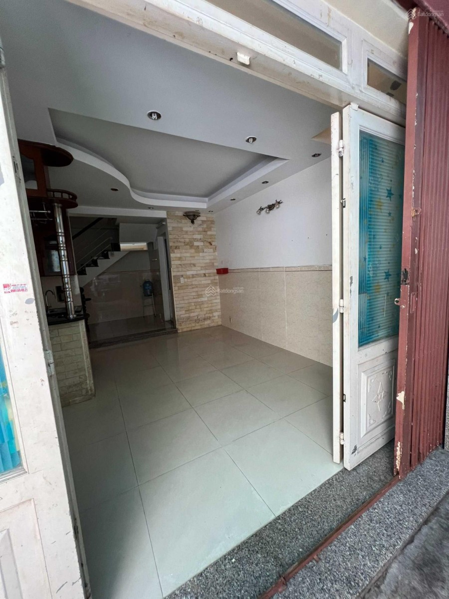 Chinh chủ cho thuê nhà hẻm 212B Quận 1, 112m2, 3PN, có ban công, giá 10 triệu/tháng. LH 0919025500