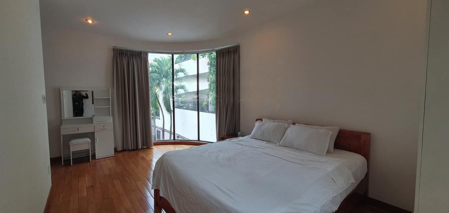Cho thuê Villa Hồ bơi sân vườn 400m2 full nội thất cao cấp Nguyễn văn hưởng Thảo Điền Quận 2