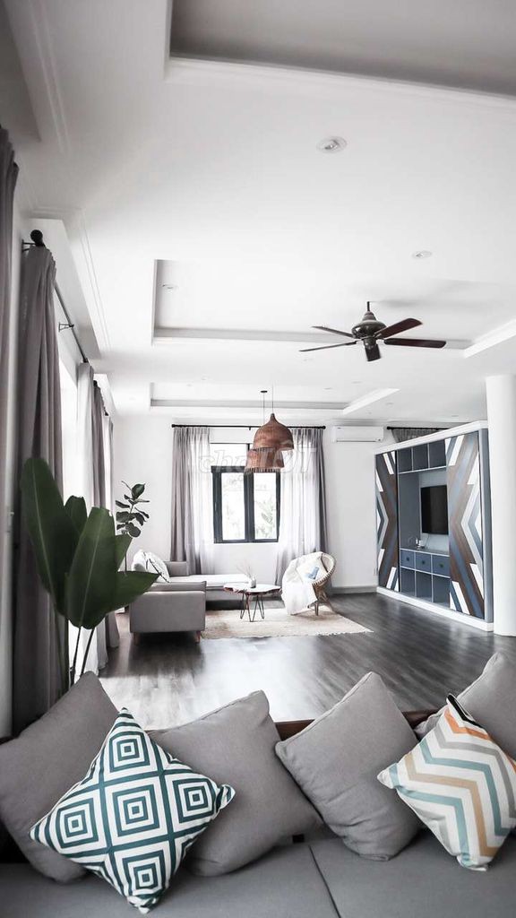 Biệt Thự Thảo Điền Sân Vườn, Hồ Bơi 700m2 - Giá 5500$