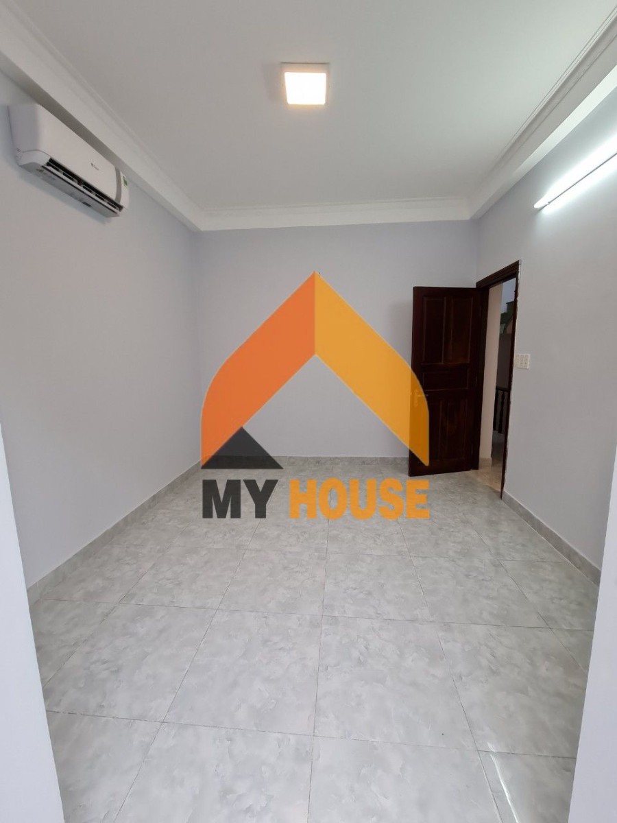 Order 1 căn nhà đẹp chỉ có 30tr/tháng 4pn, có sân nhỏ quận 2