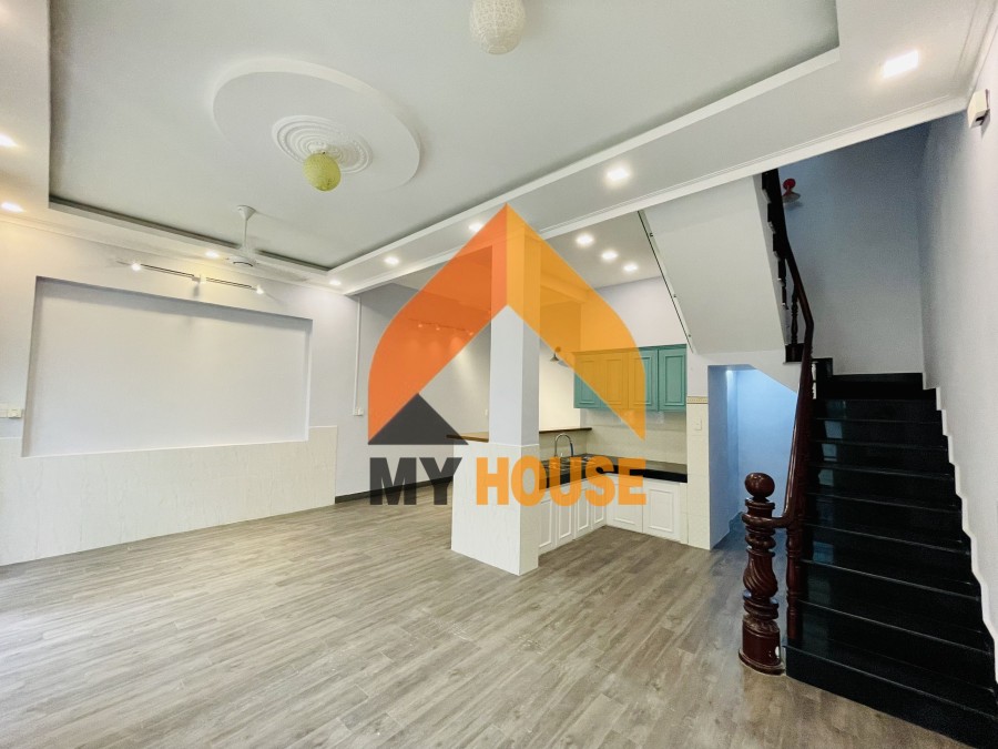 Order 1 căn nhà đẹp chỉ có 30tr/tháng 4pn, có sân nhỏ quận 2