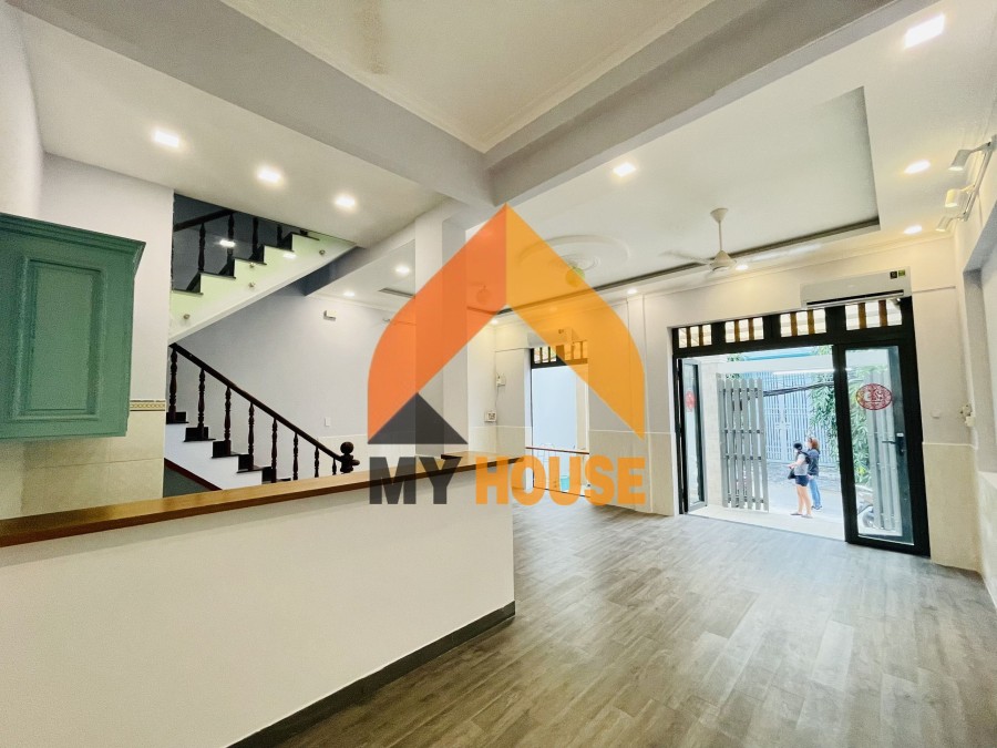 Order 1 căn nhà đẹp chỉ có 30tr/tháng 4pn, có sân nhỏ quận 2