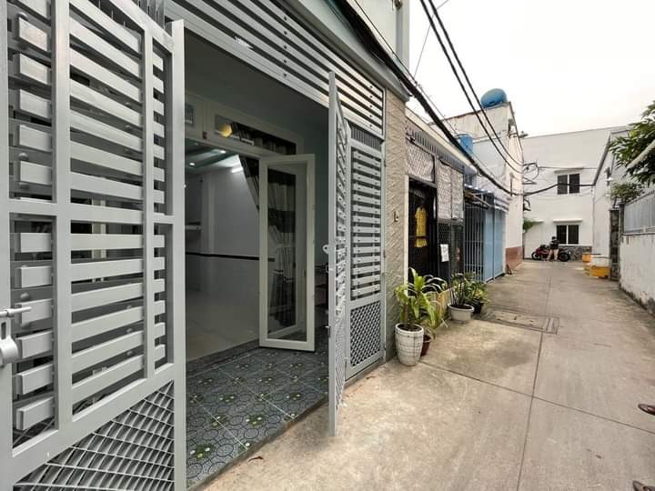 Cho thuê nhà nguyên căn Đường số 4, p16, Gò Vấp, dt 48m2, 2PN, giá 8 triệu/tháng. lh 0908332567