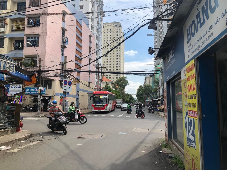 Cho nhà nguyên căn tại 540 Vĩnh Viễn p6 q10. Góc hai mặt tiền KD