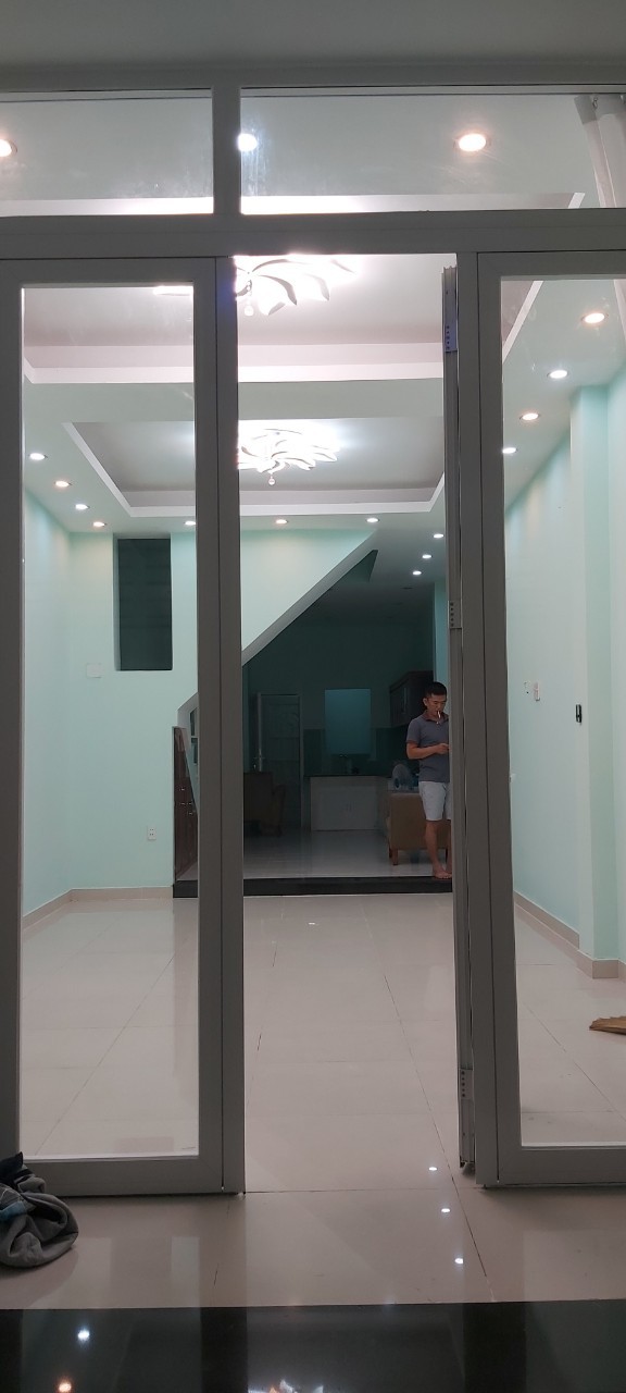 Cho thuê nhà rộng mới đẹp 4x19 đường Nguyễn Lâm Bình Thạnh