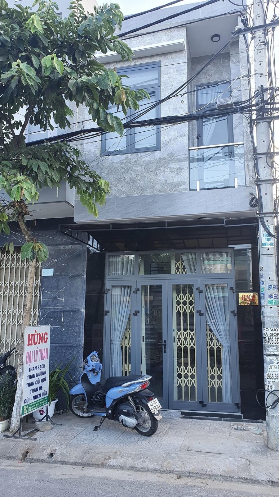 Cho thuê nhà 2 tầng mặt tiền Trường CHinh