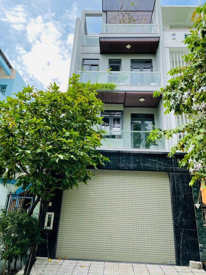 Nguyên căn Khu Vip hẻm 8m Xe hơi để được Trong nhà Huỳnh Văn Bánh, Phú Nhuận.